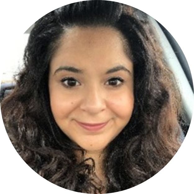 Headshot photo Roopa Khanna